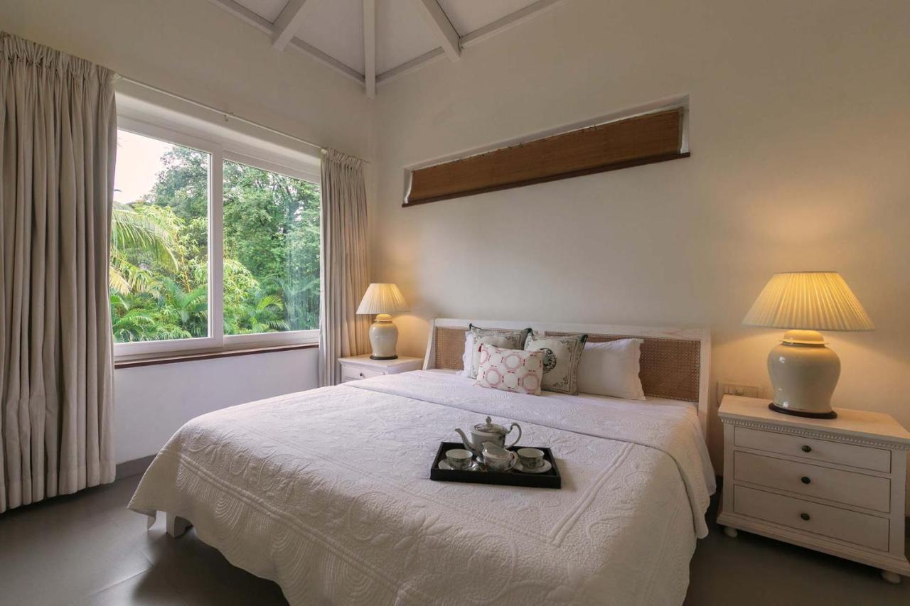 Hamptons Charm By Stayvista Luxury 5Br With Pool, Lawn & Table Tennis 알리바그 외부 사진