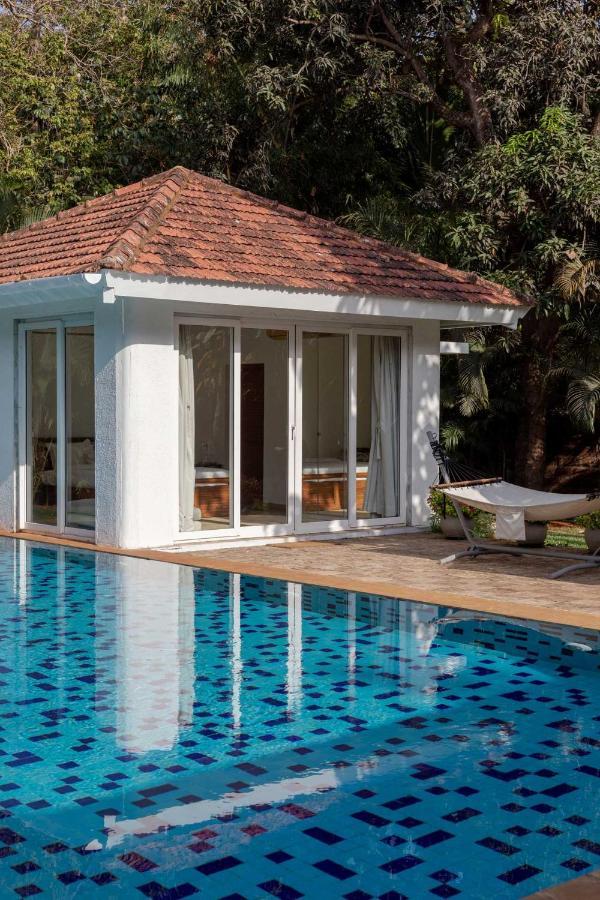 Hamptons Charm By Stayvista Luxury 5Br With Pool, Lawn & Table Tennis 알리바그 외부 사진