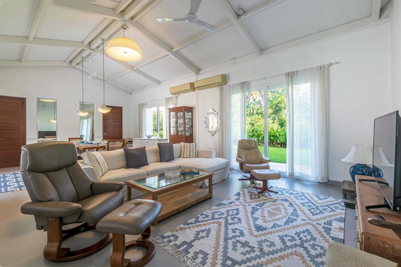 Hamptons Charm By Stayvista Luxury 5Br With Pool, Lawn & Table Tennis 알리바그 외부 사진