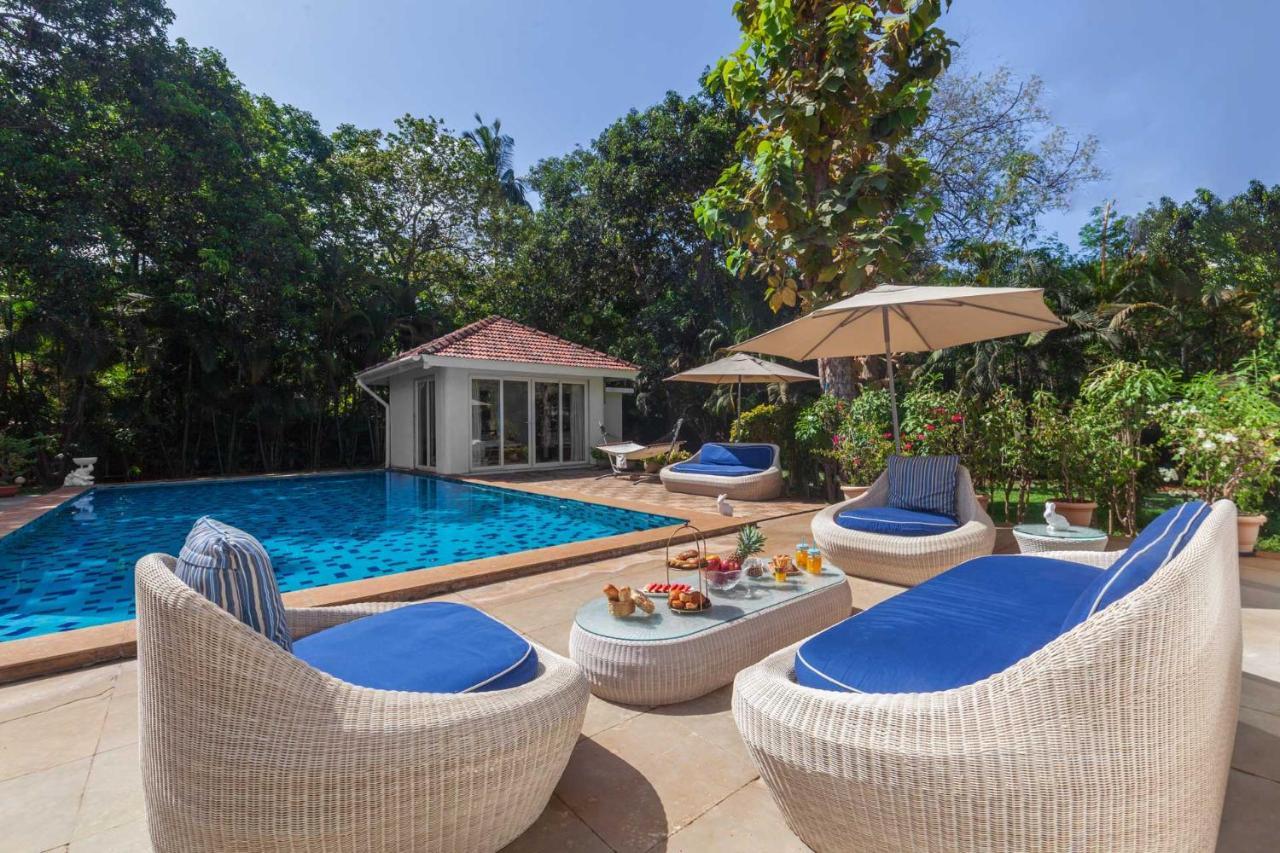 Hamptons Charm By Stayvista Luxury 5Br With Pool, Lawn & Table Tennis 알리바그 외부 사진