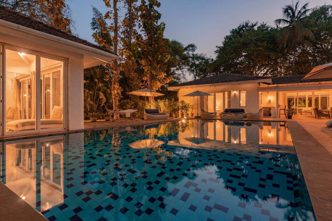 Hamptons Charm By Stayvista Luxury 5Br With Pool, Lawn & Table Tennis 알리바그 외부 사진