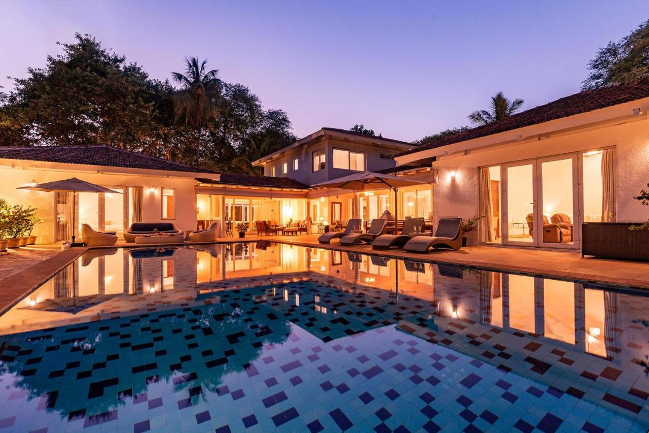 Hamptons Charm By Stayvista Luxury 5Br With Pool, Lawn & Table Tennis 알리바그 외부 사진