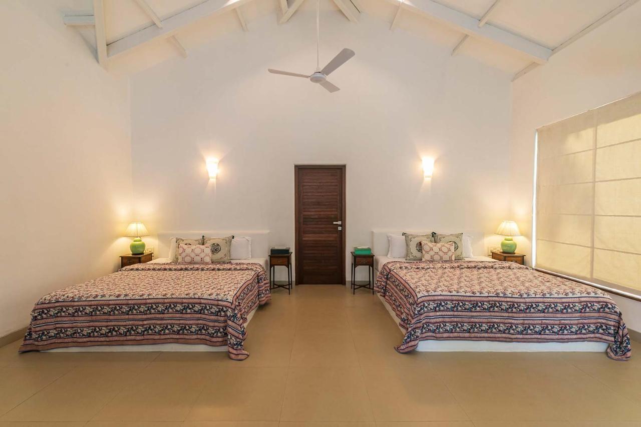 Hamptons Charm By Stayvista Luxury 5Br With Pool, Lawn & Table Tennis 알리바그 외부 사진