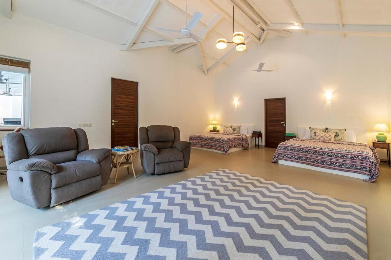Hamptons Charm By Stayvista Luxury 5Br With Pool, Lawn & Table Tennis 알리바그 외부 사진